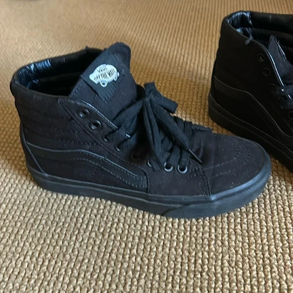 Vans unisex women’s 5.5 or men’s 4. Black high top worn once! - Picture 1 of 1